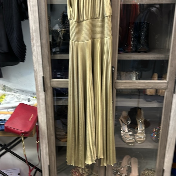 A.L.C.
Renzo II Pleated Halter Dress Size 6 - Picture 6 of 8